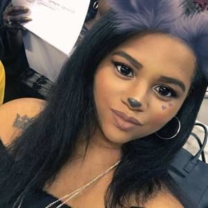 Meet your Posher, Kenadee